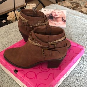 EUC Sugar Cognac Vangel Booties